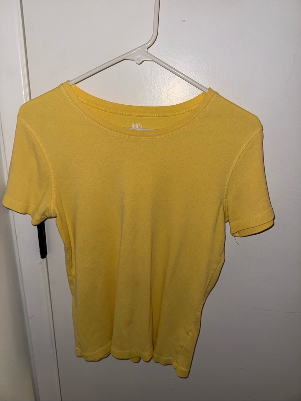 Faded Glory Yellow Short Sleeve Crewneck T-Shirt - Size Medium
